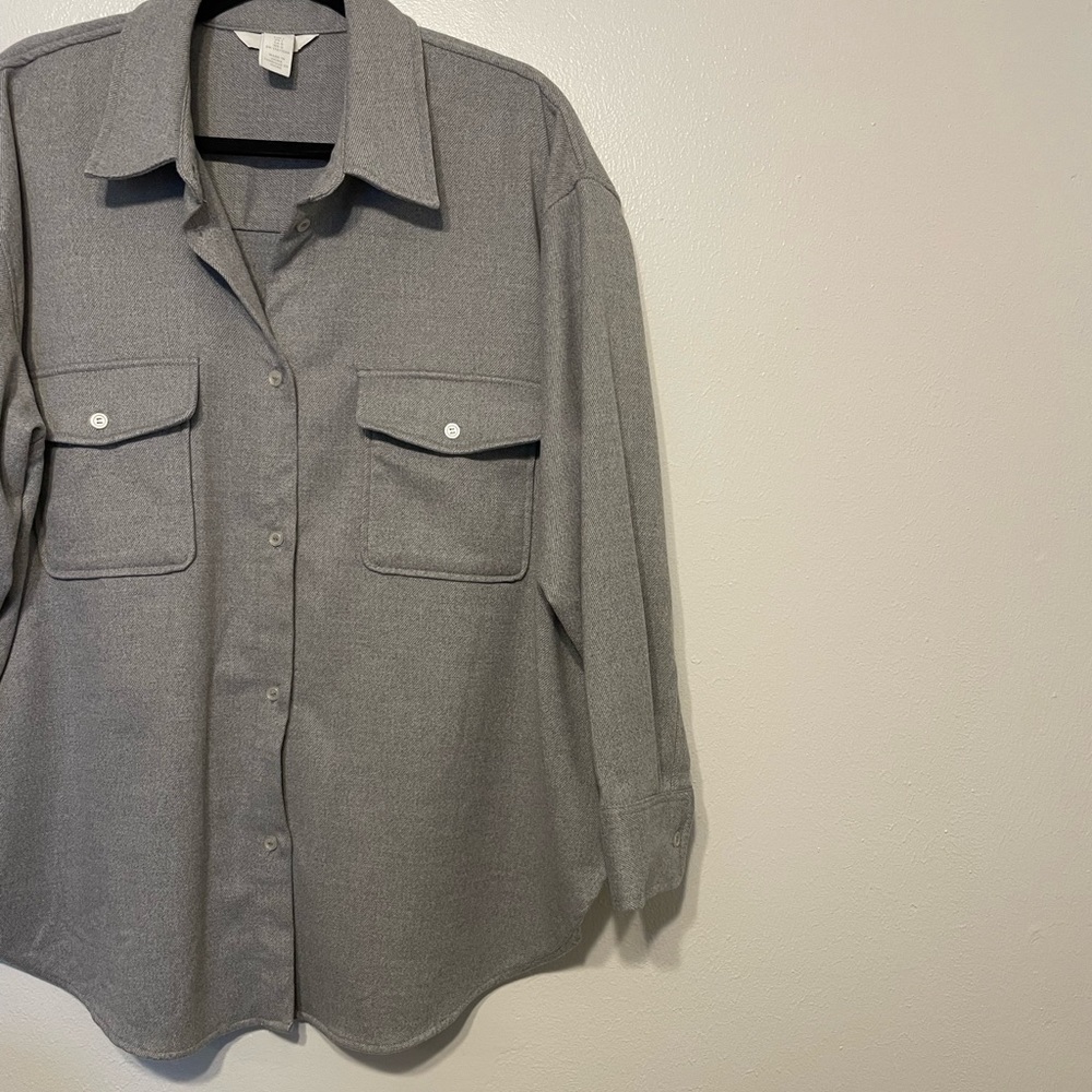 H&M button up, large - Picture 2 of 5